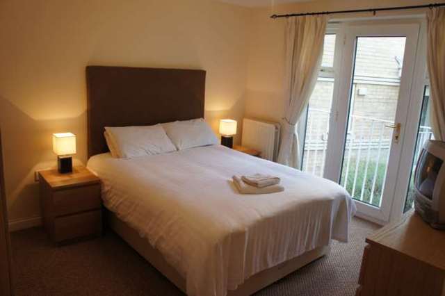  Image of 2 bedroom Apartment to rent in Warwick Road Redhill RH1 at Annandale Court  Redhill, RH1 1EE
