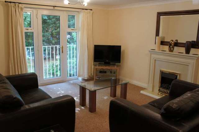  Image of 2 bedroom Apartment to rent in Warwick Road Redhill RH1 at Annandale Court  Redhill, RH1 1EE