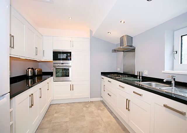 Image of 4 bedroom Detached house to rent in Annfield Terrace Aberdeen AB10 at West End Aberdeen Aberdeen, AB10 6TJ