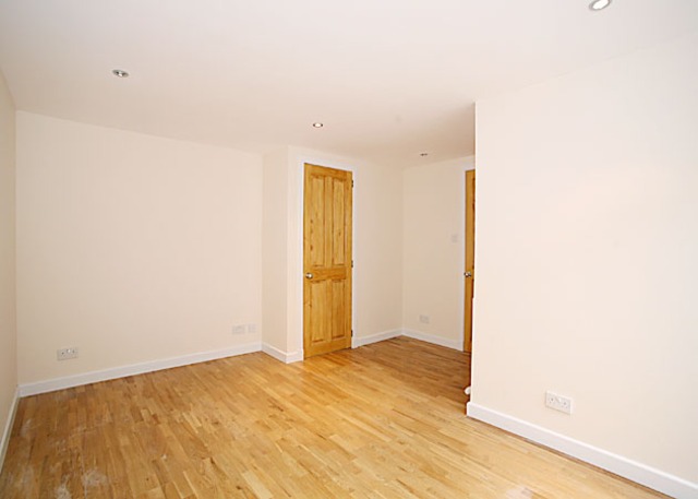  Image of 4 bedroom Detached house to rent in Annfield Terrace Aberdeen AB10 at West End Aberdeen Aberdeen, AB10 6TJ