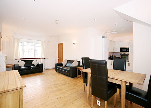  Image of 4 bedroom Detached house to rent in Annfield Terrace Aberdeen AB10 at West End Aberdeen Aberdeen, AB10 6TJ