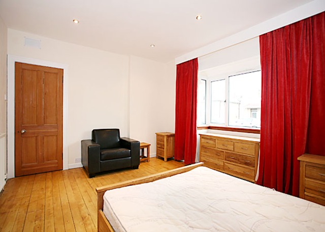  Image of 4 bedroom Detached house to rent in Annfield Terrace Aberdeen AB10 at West End Aberdeen Aberdeen, AB10 6TJ