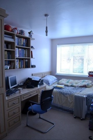  Image of 5 bedroom End of Terrace to rent in Arandora Crescent Chadwell Heath Romford RM6 at Arandora Cresent Chadwell Heath Essex, RM6 4SR