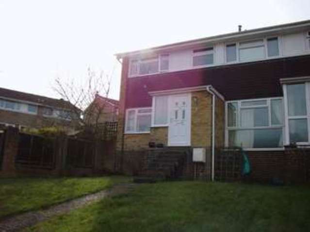  Image of 3 bedroom Terraced house to rent in Arden Close Southampton SO18 at Arden Close West End Southampton, SO18 5QE