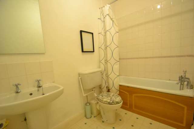  Image of 2 bedroom Flat to rent in Argyle Road London W13 at Argyle Road  London, W13 0LW