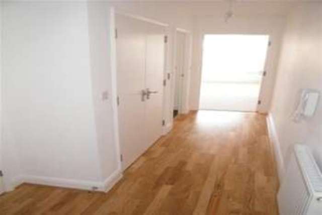 Image of 1 bedroom Flat to rent in Avontar Road South Ockendon RM15 at South Ockendon, RM15 5FD