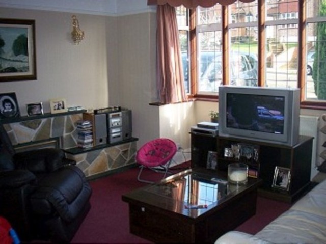 Image of 4 bedroom Detached house to rent in Arnos Grove London N14 at Arnos Grove  Southgate, N14 7AR