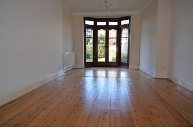  Image of 3 bedroom Detached house to rent in Arnos Grove London N14 at Arnos Grove  Southgate, N14 7AR