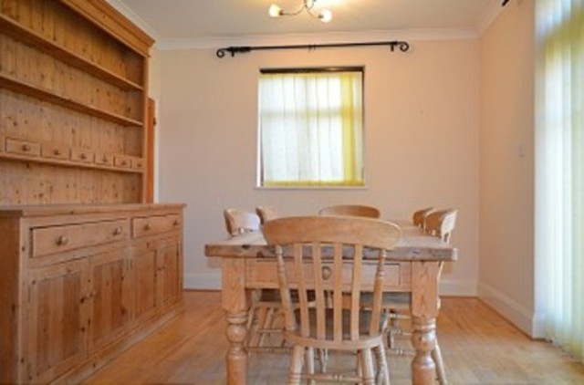  Image of 3 bedroom Detached house to rent in Arnos Grove London N14 at Arnos Grove  Southgate, N14 7AR