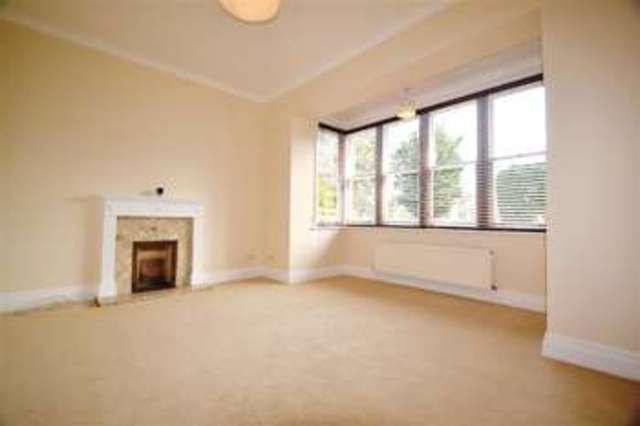  Image of 2 bedroom Apartment to rent in Arthur Road London SW19 at Wimbledon Park, SW19 7DR