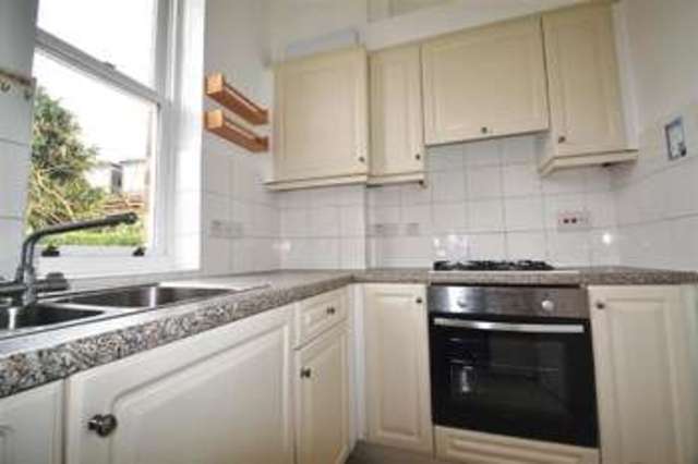  Image of 2 bedroom Apartment to rent in Arthur Road London SW19 at Wimbledon Park, SW19 7DR