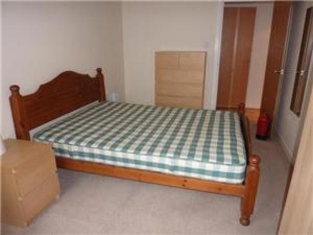  Image of 3 bedroom Flat to rent in Arthur Street Edinburgh EH6 at Leith Edinburgh Edinburgh, EH6 5DA
