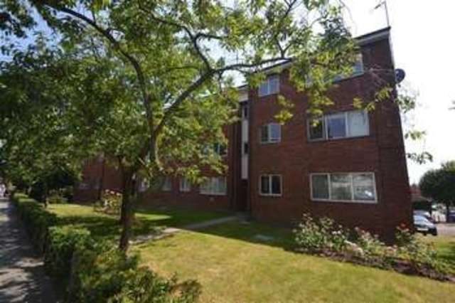  Image of Studio flat to rent in Worple Road London SW19 at Wimbledon, SW19 4EY