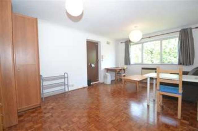  Image of Studio flat to rent in Worple Road London SW19 at Wimbledon, SW19 4EY