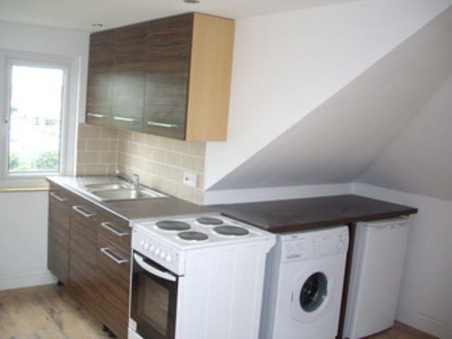  Image of Flat to rent in Ashgrove Road Ilford IG3 at Ashgrove Road  Goodmayes, IG3 9XD