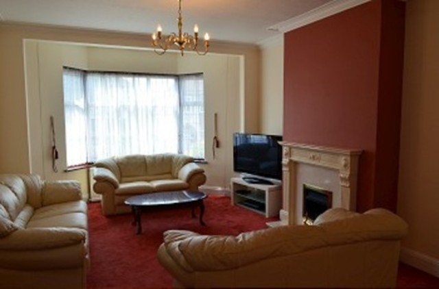  Image of 3 bedroom Detached house to rent in Ashridge Gardens London N13 at Ashridge Gardens Palmers Green London, N13 4JY