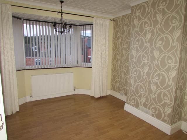  Image of 4 bedroom Semi-Detached house to rent in Astwood Road Worcester WR3 at Worcester  Claines, WR3 8EP