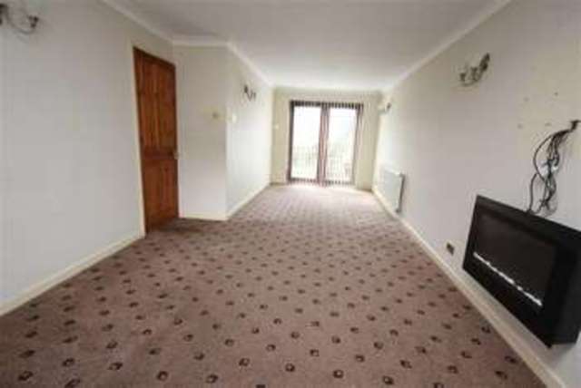  Image of 3 bedroom Property to rent in Augusta Close Rochdale OL12 at Augusta Close Rochdale Rochdale, OL12 6HT