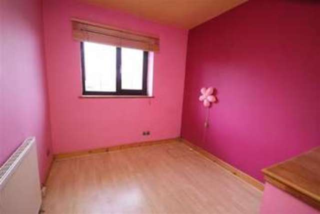  Image of 3 bedroom Property to rent in Augusta Close Rochdale OL12 at Augusta Close Rochdale Rochdale, OL12 6HT