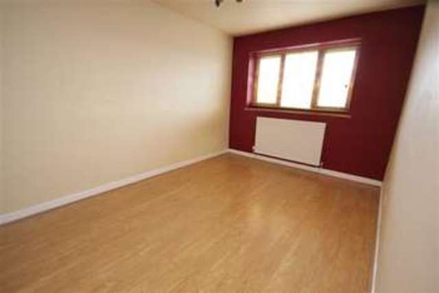  Image of 3 bedroom Property to rent in Augusta Close Rochdale OL12 at Augusta Close Rochdale Rochdale, OL12 6HT