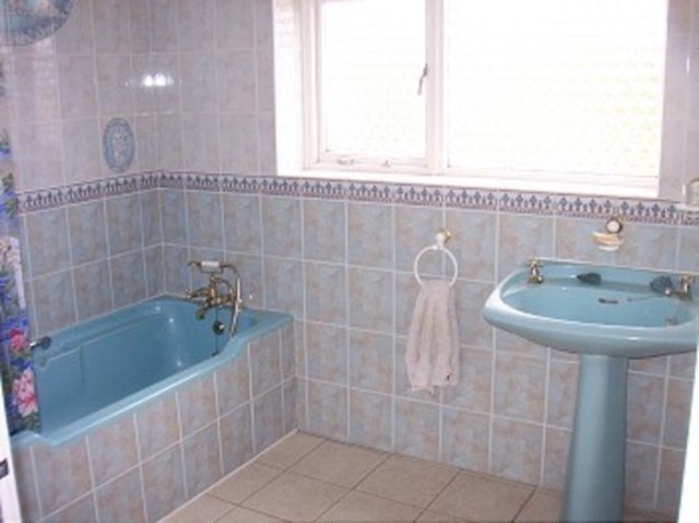  Image of 4 bedroom Detached house to rent in Avenue Road London N14 at Avenue Road  Southgate, N14 4DA