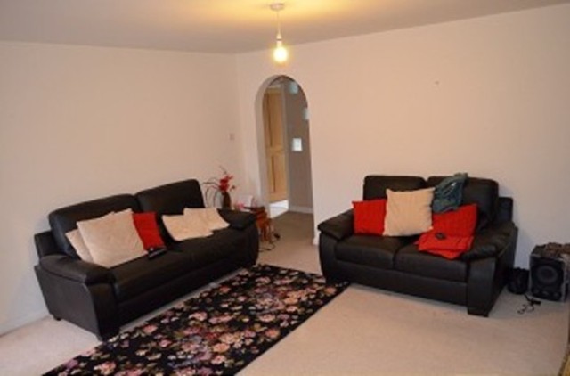  Image of 2 bedroom Detached house to rent in Trent Gardens London N14 at Avenue Road  Southgate, N14 4QN