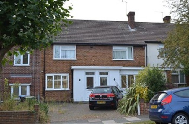  Image of 2 bedroom Detached house to rent in Trent Gardens London N14 at Avenue Road  Southgate, N14 4QN