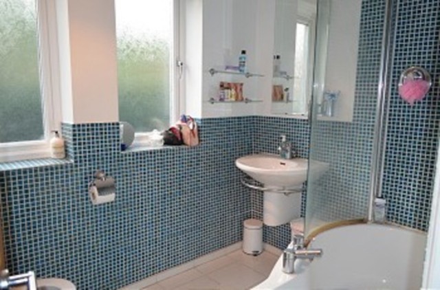  Image of 2 bedroom Detached house to rent in Trent Gardens London N14 at Avenue Road  Southgate, N14 4QN