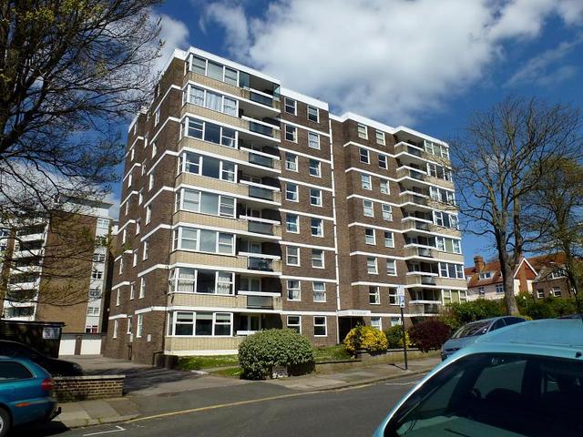  Image of 2 bedroom Flat to rent in York Avenue Hove BN3 at York Avenue  Hove, BN3 1PT