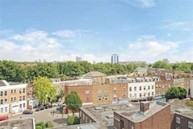  Image of 3 bedroom Flat to rent in Yelverton Road London SW11 at London, SW11 3SP