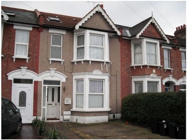  Image of Studio flat to rent in Balfour Road Ilford IG1 at - Balfour Road  Ilford, IG1 4HZ