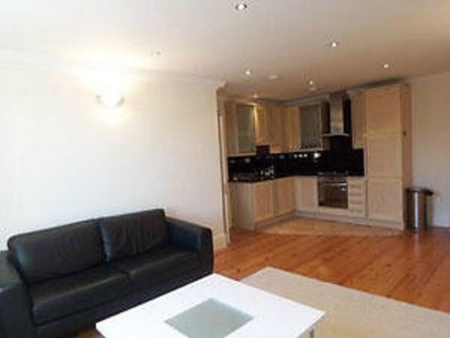  Image of 2 bedroom Flat to rent in Balls Pond Road London N1 at Balls Pond Road  Balls Pond Road, N1 4AE