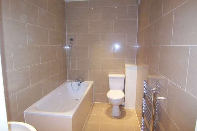  Image of 3 bedroom Flat to rent in Barking Road London E6 at A Barking Road East Ham London, E6 2JT