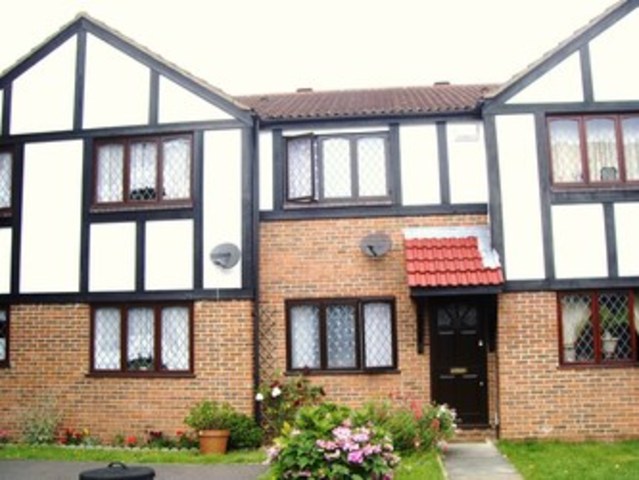  Image of 2 bedroom Terraced house to rent in Barleyfields Close Chadwell Heath Romford RM6 at Barleyfields Close  Chadwell Heath, RM6 4PF