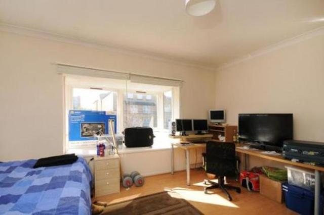  Image of 3 bedroom Terraced house for sale in Taeping Street London E14 at Barnfield Place Isle of Dogs Mudchute, E14 9UN