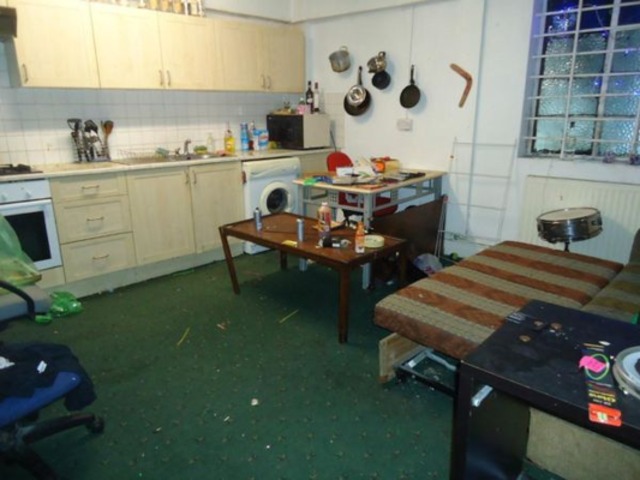  Image of 3 bedroom Mews to rent in Leswin Place London N16 at Batley Road  Stoke Newington, N16 7NJ