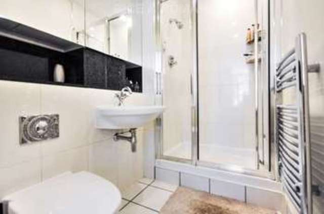  Image of 2 bedroom Apartment to rent in Juniper Drive London SW18 at Juniper Drive Wandsworth London, SW18 1TW