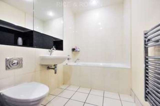  Image of 2 bedroom Apartment to rent in Juniper Drive London SW18 at Juniper Drive Wandsworth London, SW18 1TW