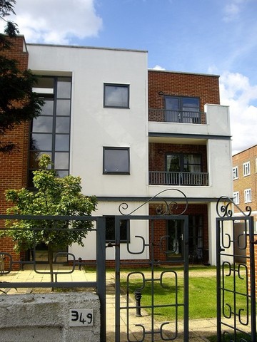  Image of 2 bedroom Flat to rent in Longbridge Road Barking IG11 at Baytree Court 349 Longbridge  Road Barking, IG11 9DH