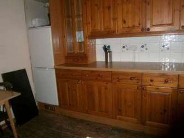  Image of 3 bedroom Maisonette for sale in Beaconsfield Road London E16 at Beaconsfield Road  Canning Town, E16 4HS