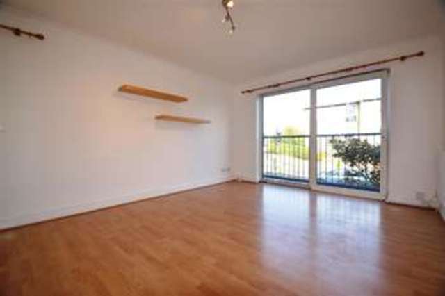  Image of 2 bedroom Apartment to rent in Lower Downs Road London SW20 at Cottenham Park, SW20 8QB