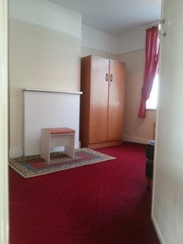 Image of 3 bedroom End of Terrace to rent in Beccles Drive Barking IG11 at BECCLES DRIVE  BARKING, IG11 9HX
