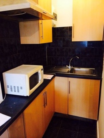  Image of 2 bedroom Flat to rent in Becontree Avenue Becontree Dagenham RM8 at = BECONTREE AVENUE  DAGENHAM, RM8 2UB
