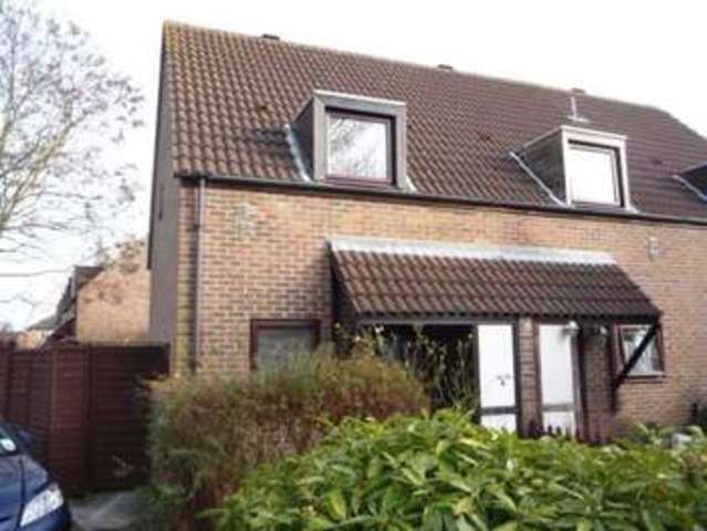  Image of 2 bedroom Terraced house to rent in Fawns Manor Close Feltham TW14 at Fawnsmanor Close  Bedfont, TW14 8EN