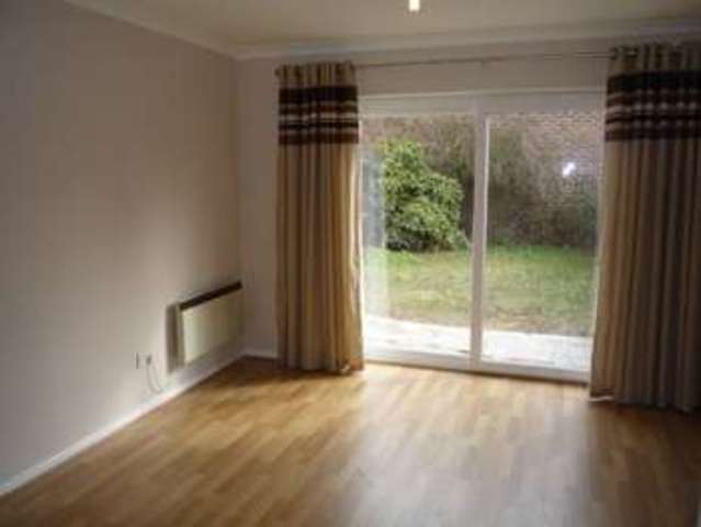  Image of 2 bedroom Terraced house to rent in Fawns Manor Close Feltham TW14 at Fawnsmanor Close  Bedfont, TW14 8EN