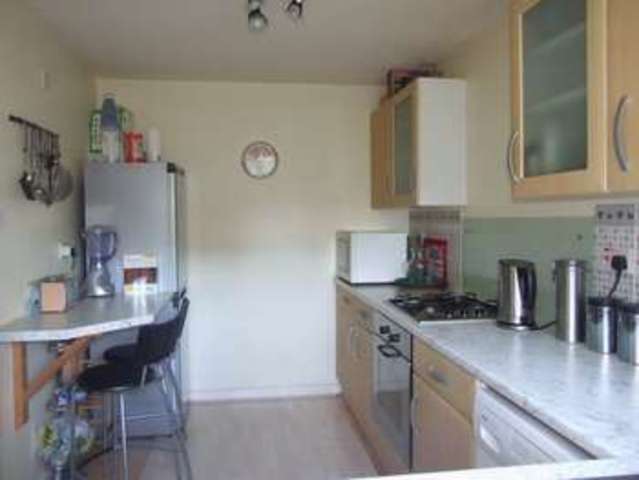 Image of 2 bedroom Terraced house to rent in Bedfordshire Way Wokingham RG41 at Wokingham Berkshire Barkham, RG41 3BA