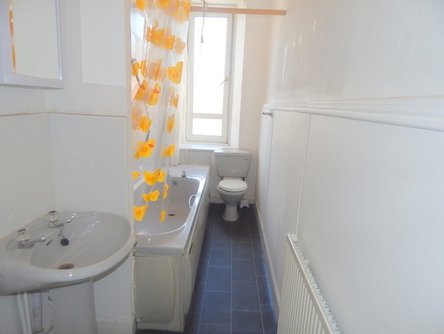  Image of 2 bedroom Flat to rent in Belleisle Street Glasgow G42 at Govanhill Glasgow Glasgow, G42 8HL