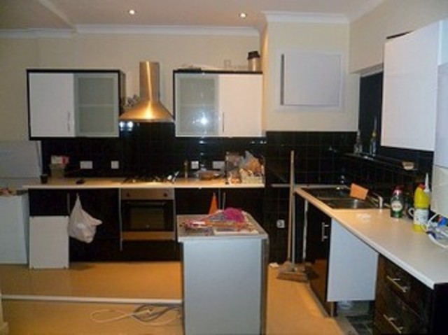  Image of 5 bedroom Detached house to rent in Betchworth Road Ilford IG3 at Betchworth Road  Seven Kings, IG3 9JH