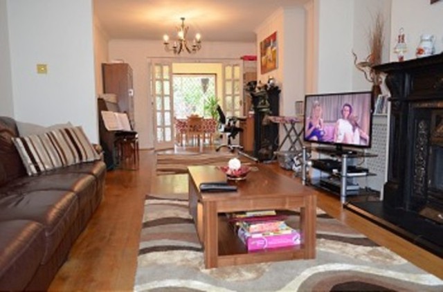  Image of 4 bedroom Detached house to rent in Betstyle Road London N11 at Betstyle Road  Arnos Grove, N11 1JB