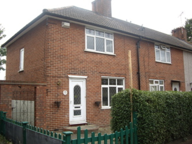  Image of 3 bedroom Detached house to rent in Beverley Road Dagenham RM9 at Beverley Road  Dagenham, RM9 5HP